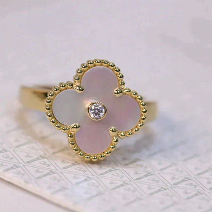 [⭐Aura ]CLOVER PINK MOP RING GOLD DIAMOND