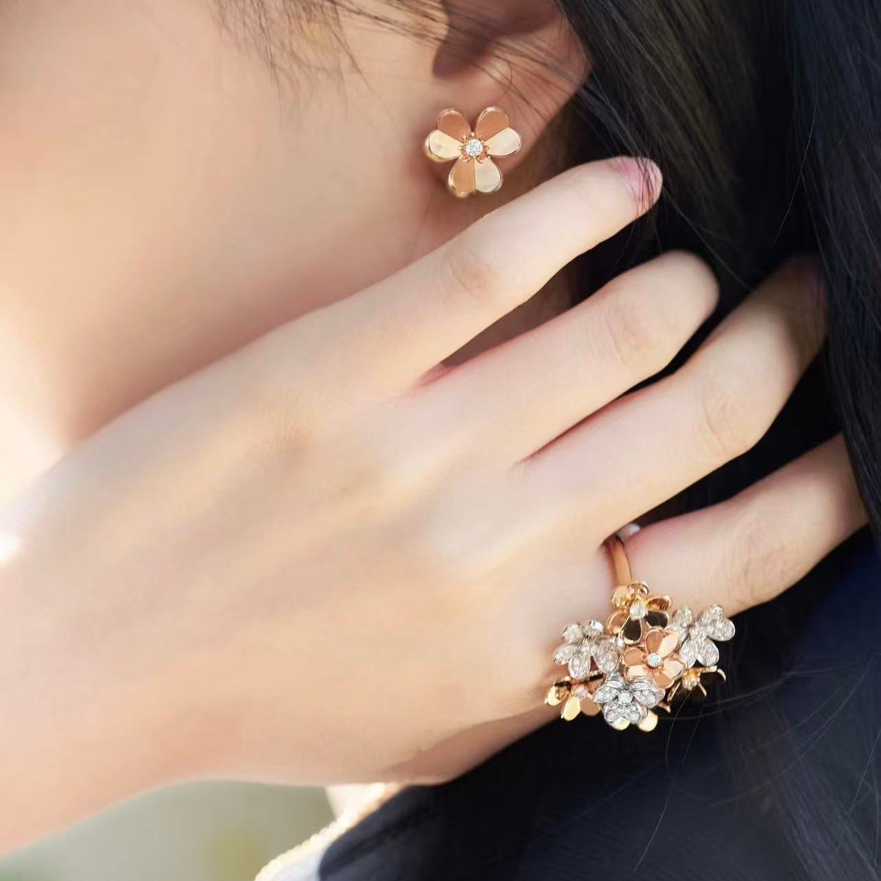 Aura FRIVOLE MINI FLOWER EARRINGS