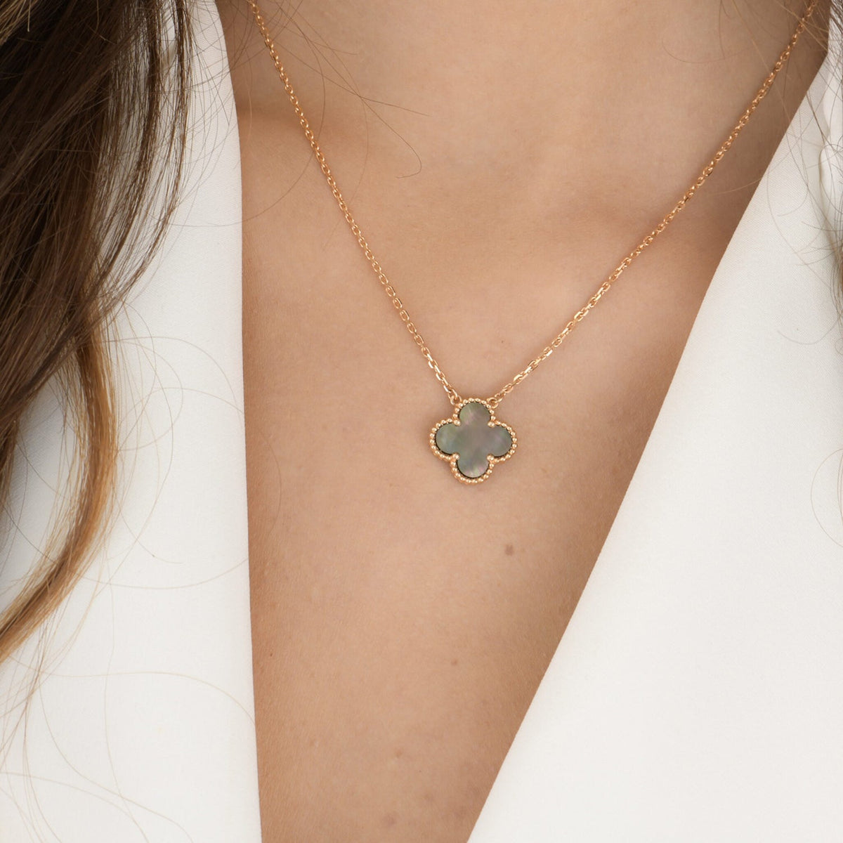 [⭐Aura ]CLOVER 15MM  GRAY MOTHER OF PEARL NECKLACE