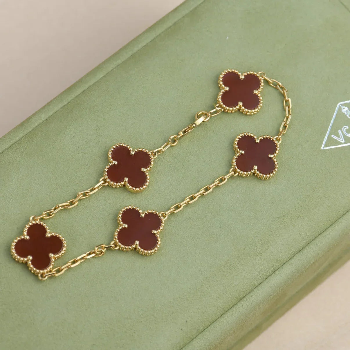 [Aura ]New  CLOVER 5 MOTIF RED CORNELIAN BRACELET COLLECTION