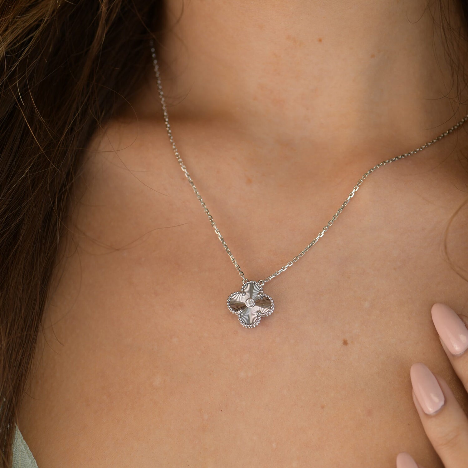 Aura CLOVER  15MM DIAMOND LASER NECKLACE SILVER