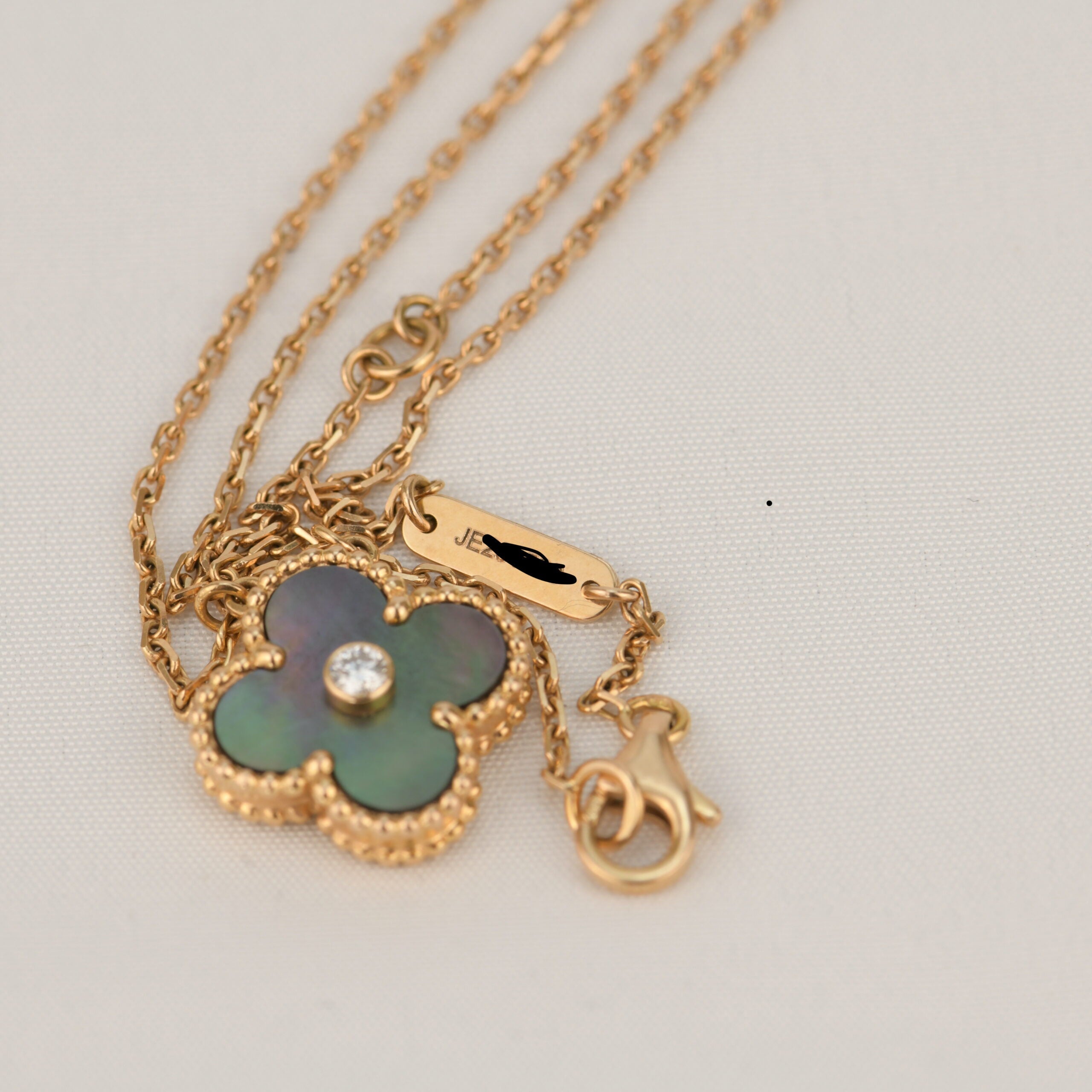 Aura CLOVER 15MM DIAMOND AND MOTHER-OF-GREY NECKLACE