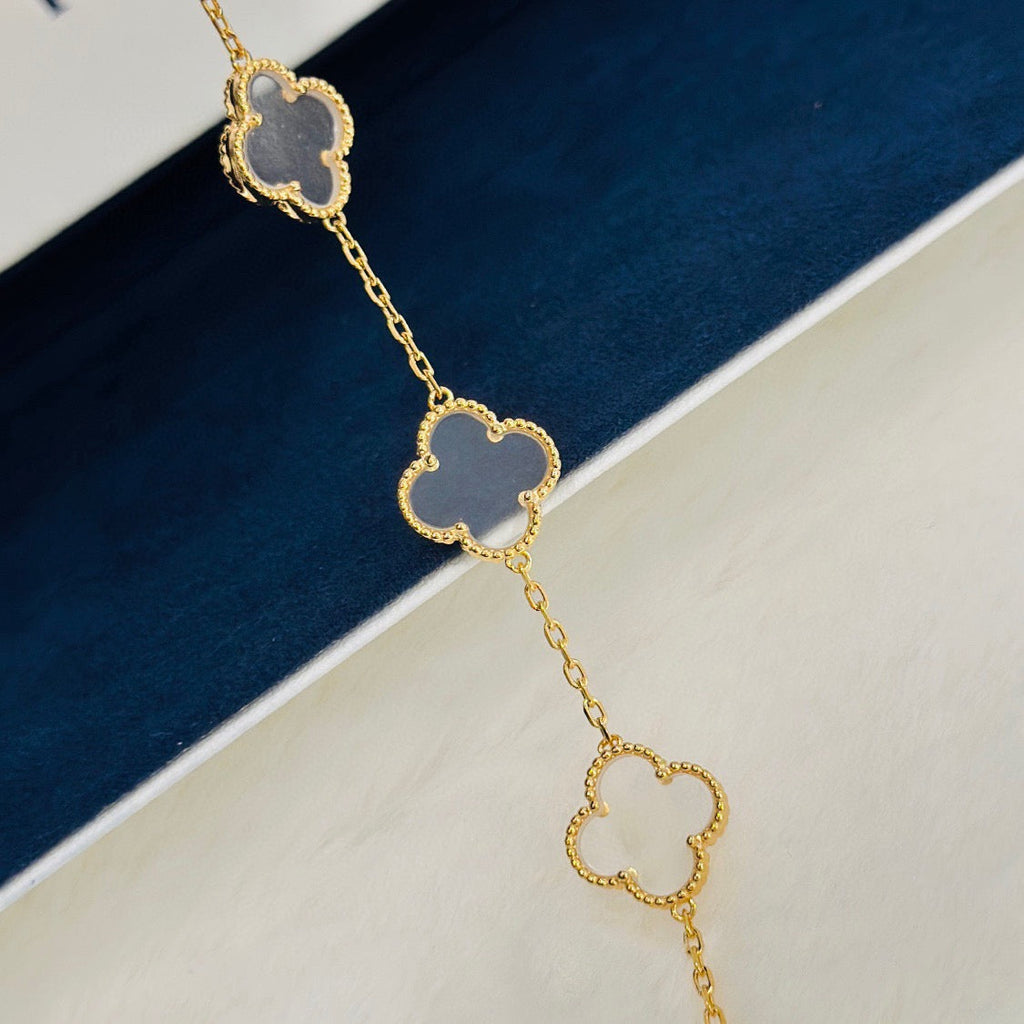 [Aura ]New CLOVER 5 MOTIF ROCK CRYSTAL BRACELET