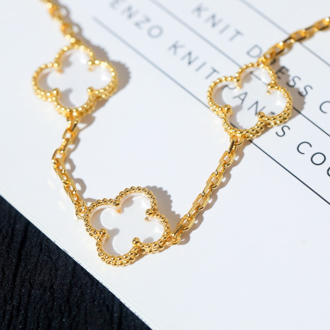 [⭐Aura ]New CLOVER 5 MOTIF ROCK CRYSTAL BRACELET