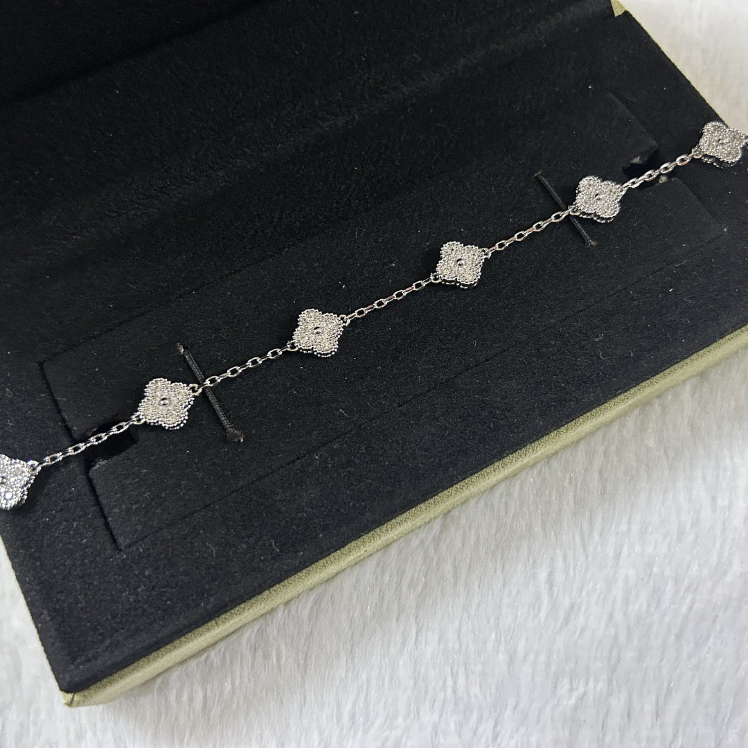 [Aura ]New CLOVER 6 MOTIF DIAMOND BRACELET