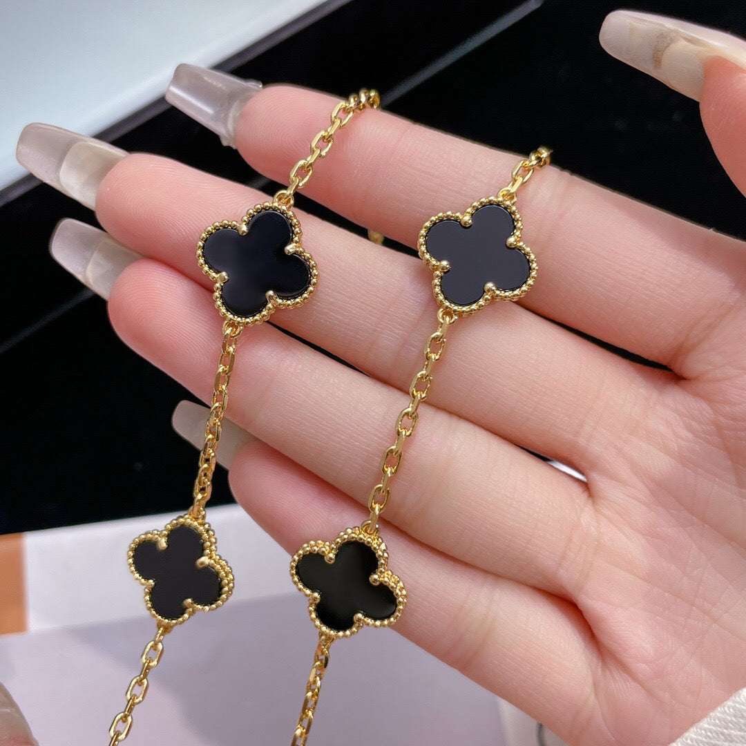 [⭐Aura ]CLOVER 10 MOTIFS ONYX NECKLACE