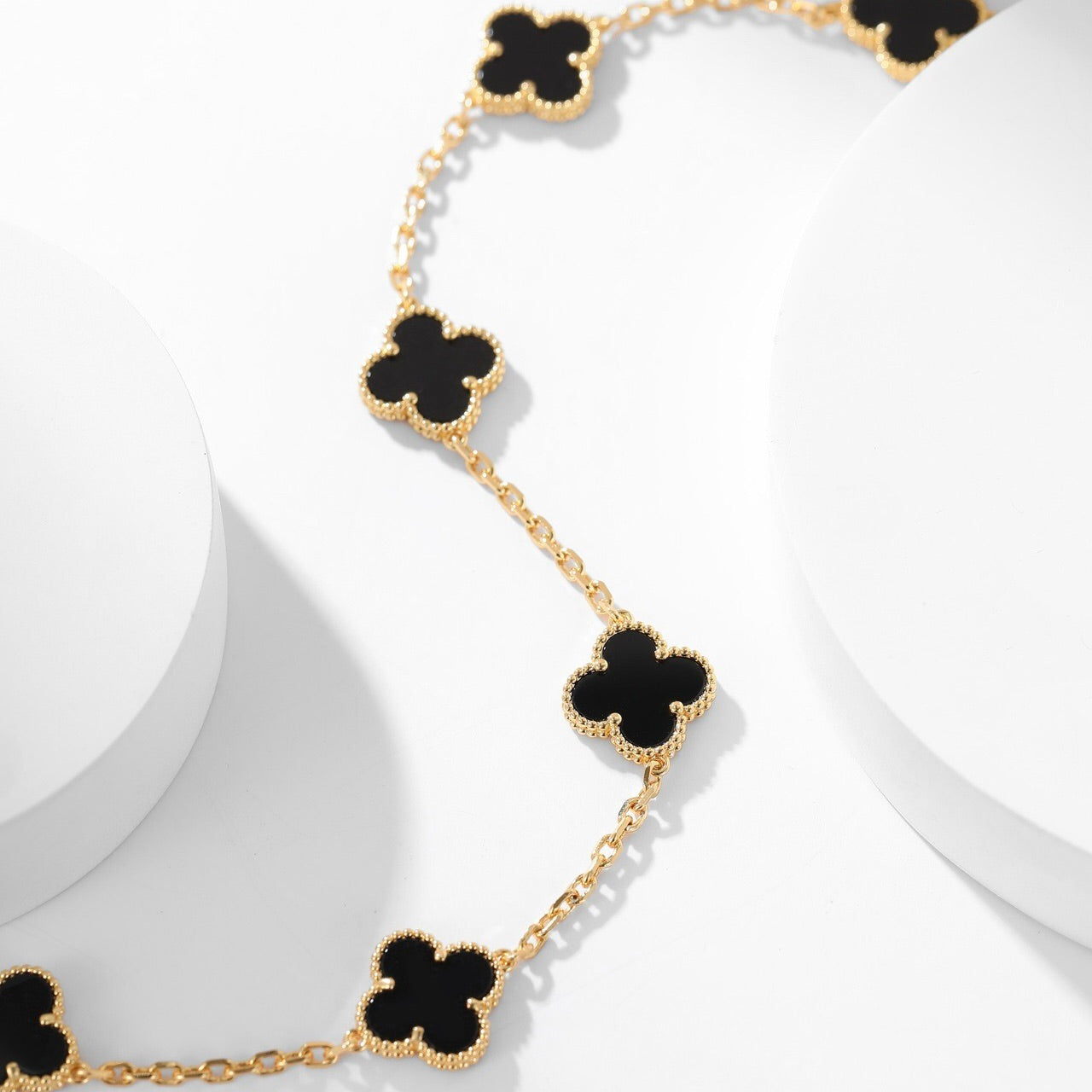 Aura CLOVER 10 MOTIFS ONYX NECKLACE