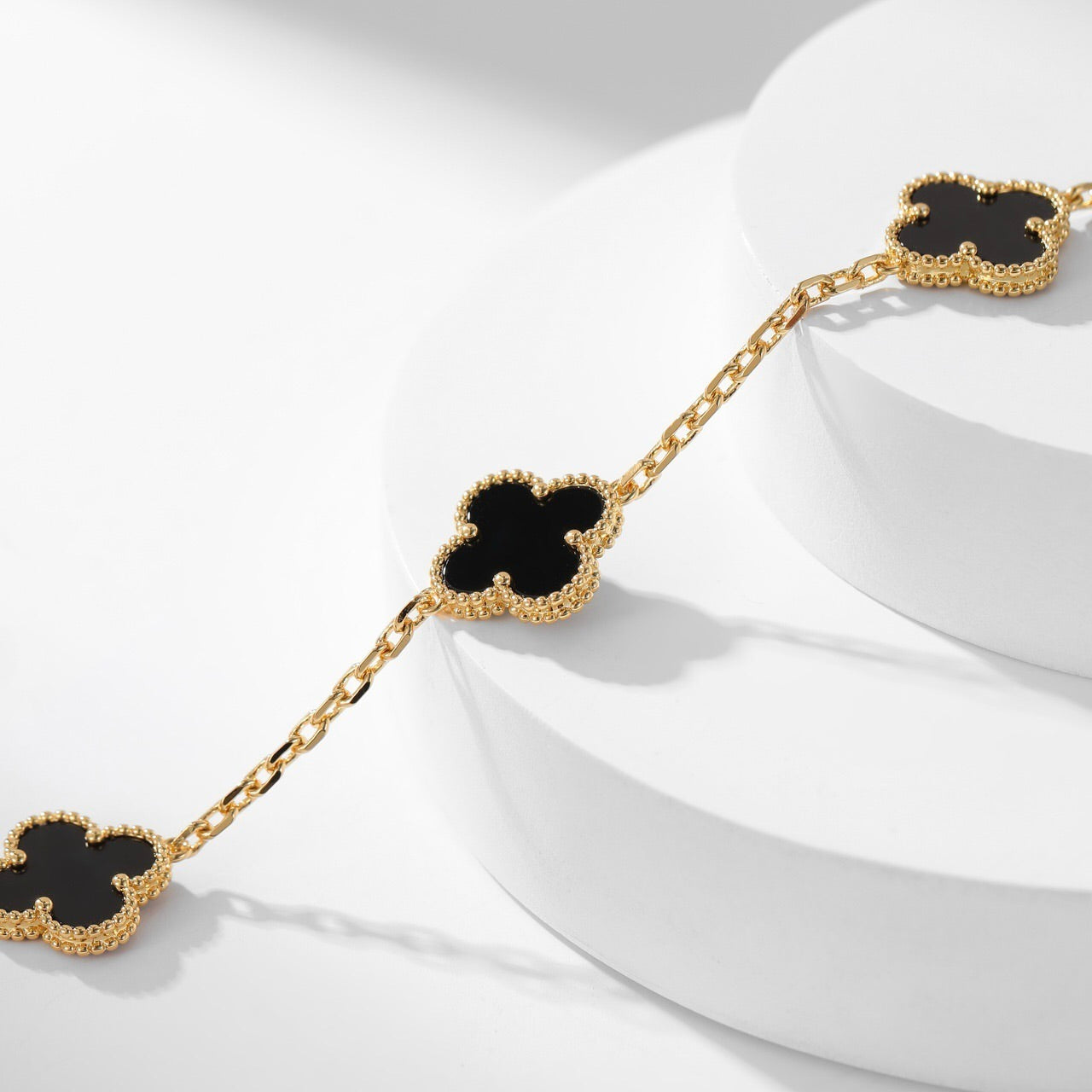 Aura CLOVER 10 MOTIFS ONYX NECKLACE