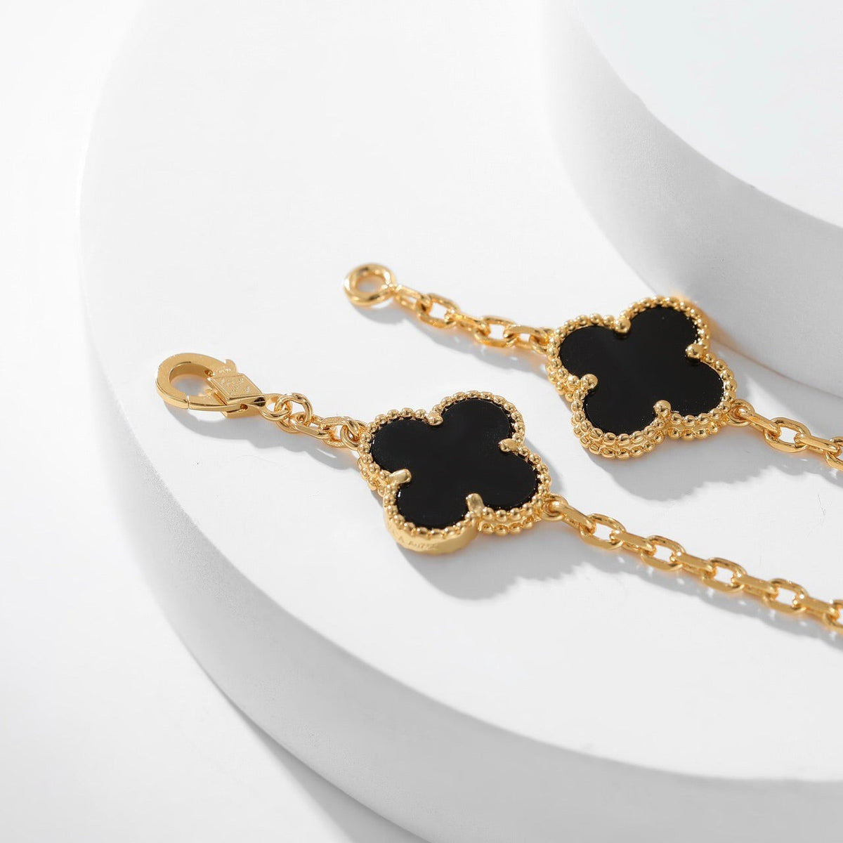 [⭐Aura ]CLOVER 10 MOTIFS ONYX NECKLACE