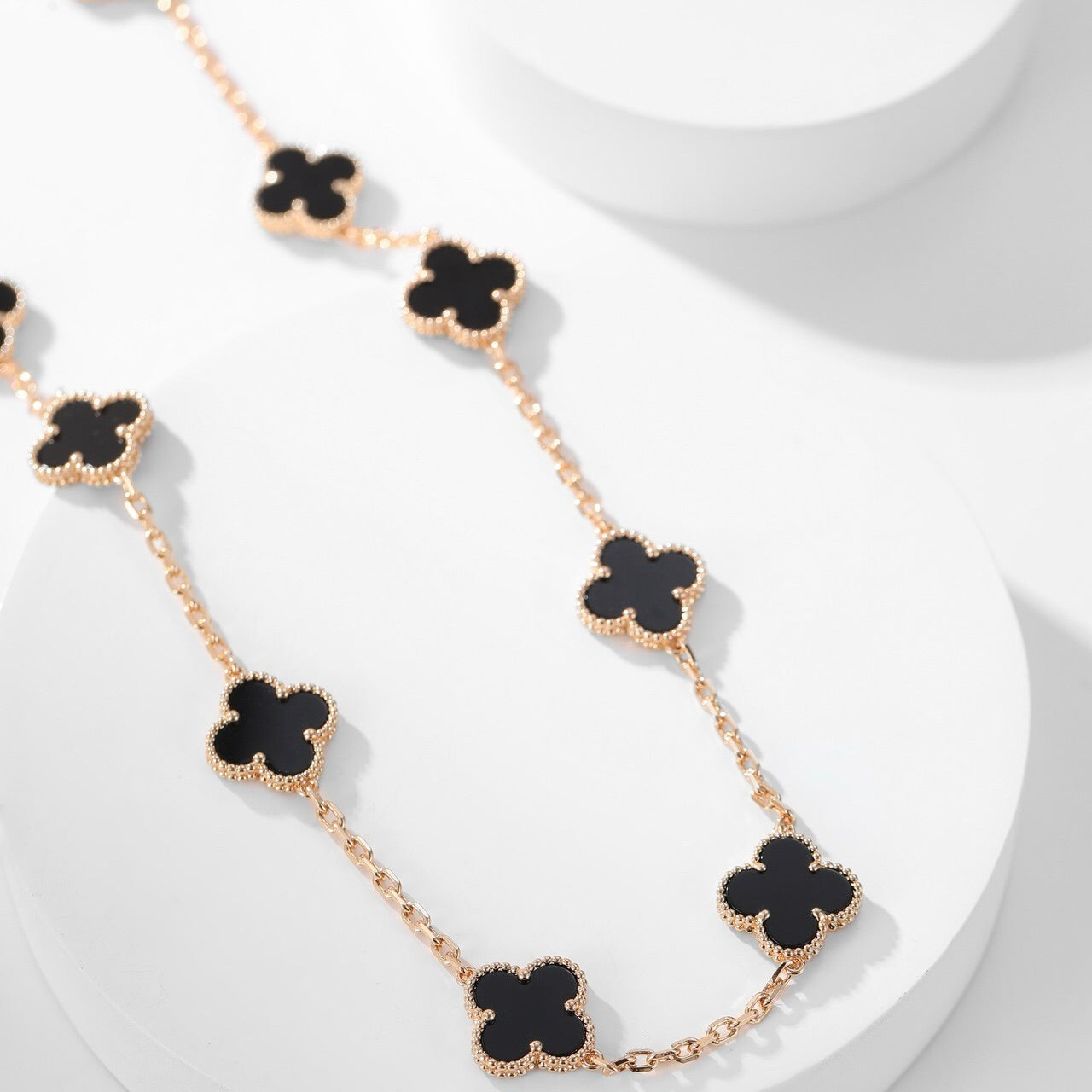 Aura CLOVER 10 MOTIFS ONYX NECKLACE