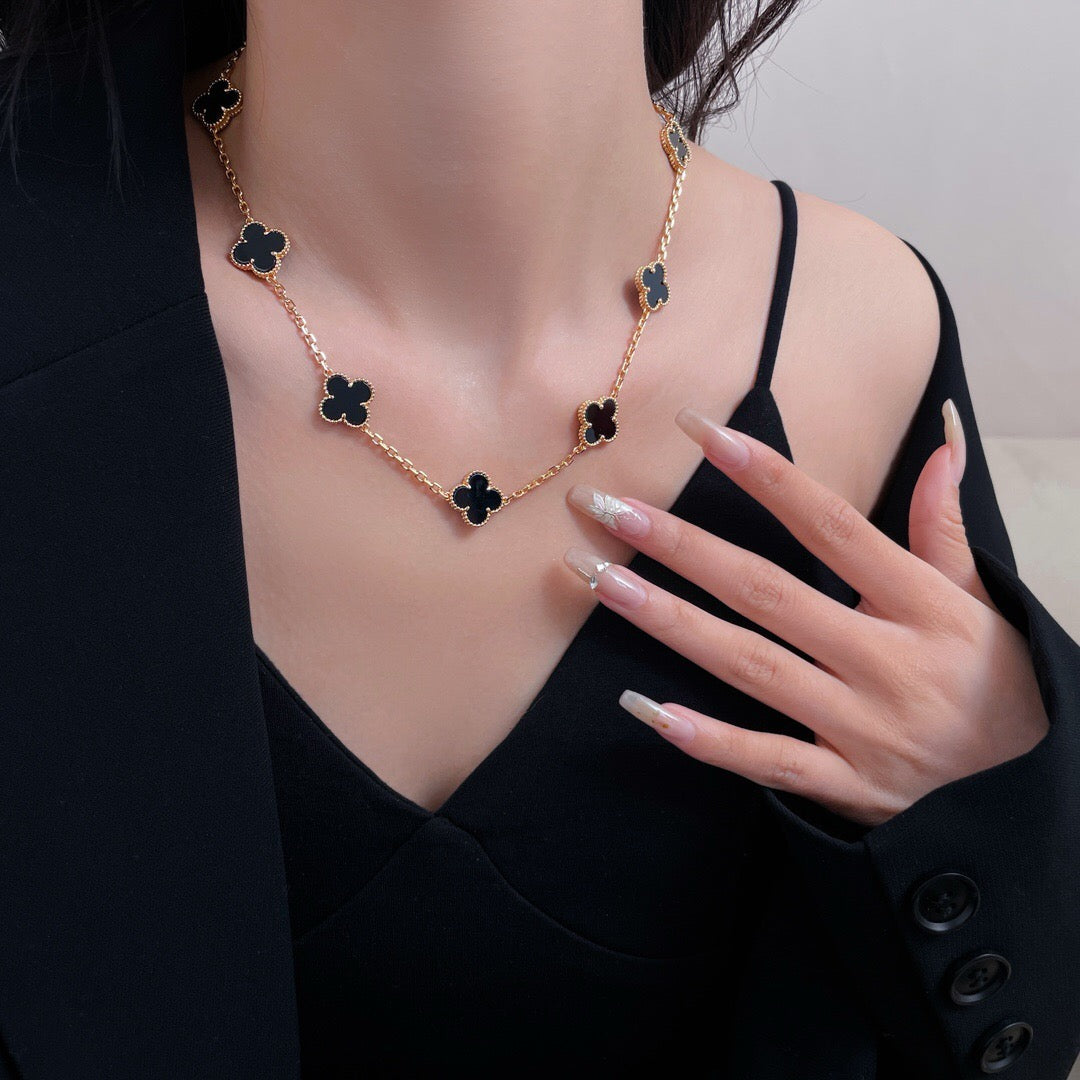 Aura CLOVER 10 MOTIFS ONYX NECKLACE