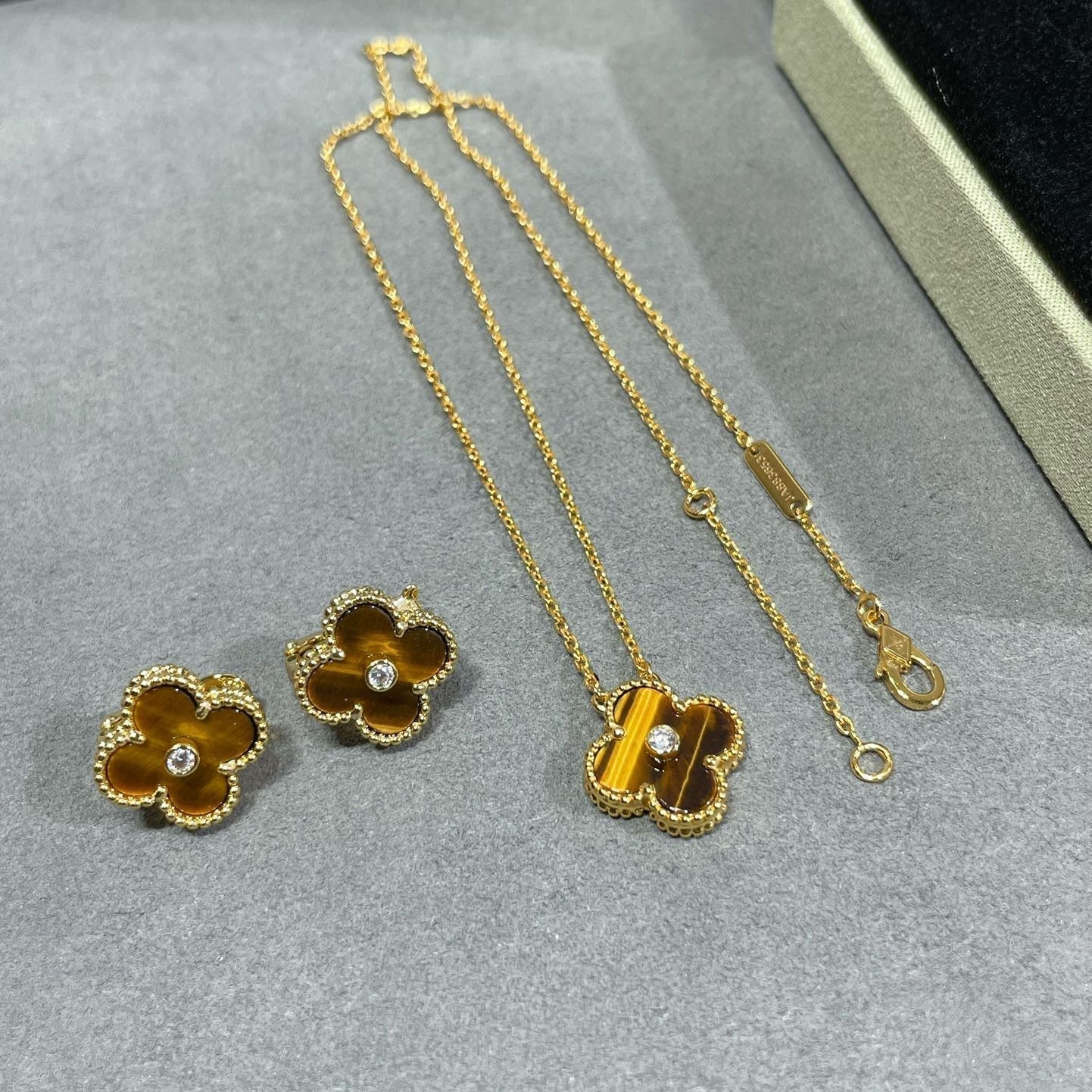 Aura CLOVER 15MM DIAMOND AND YELLOW TIGER'S EYE AGATE necklace