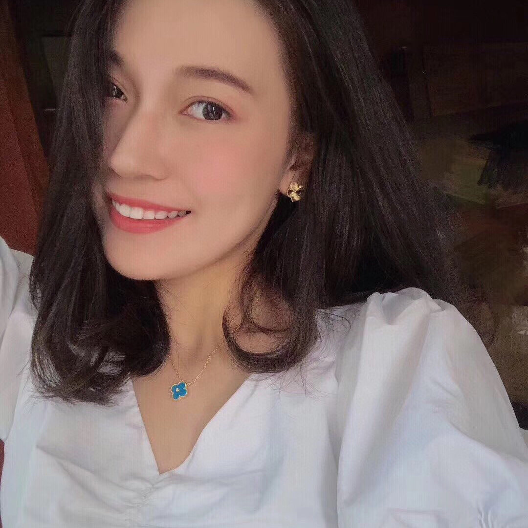 [⭐Aura ]CLOVER 15MM DIAMOND AND BLUE AGATE NECKLACE