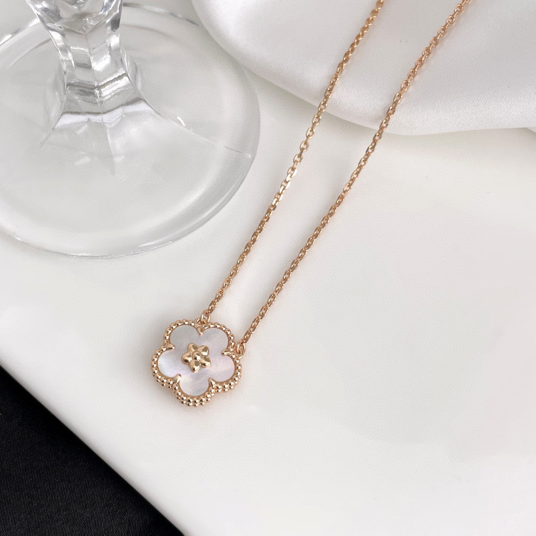 Aura LUCKY  WHITE MOP  PLUM BLOSSOM NECKLACE