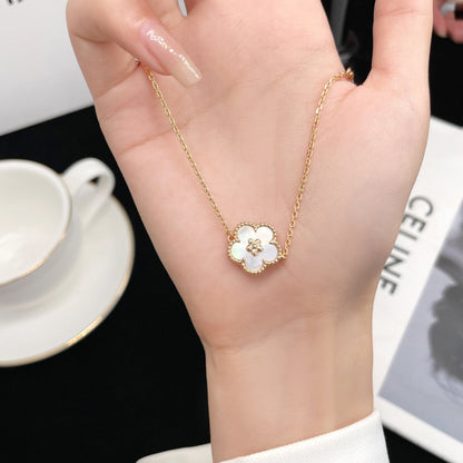 [⭐Aura ]LUCKY  WHITE MOP  PLUM BLOSSOM NECKLACE