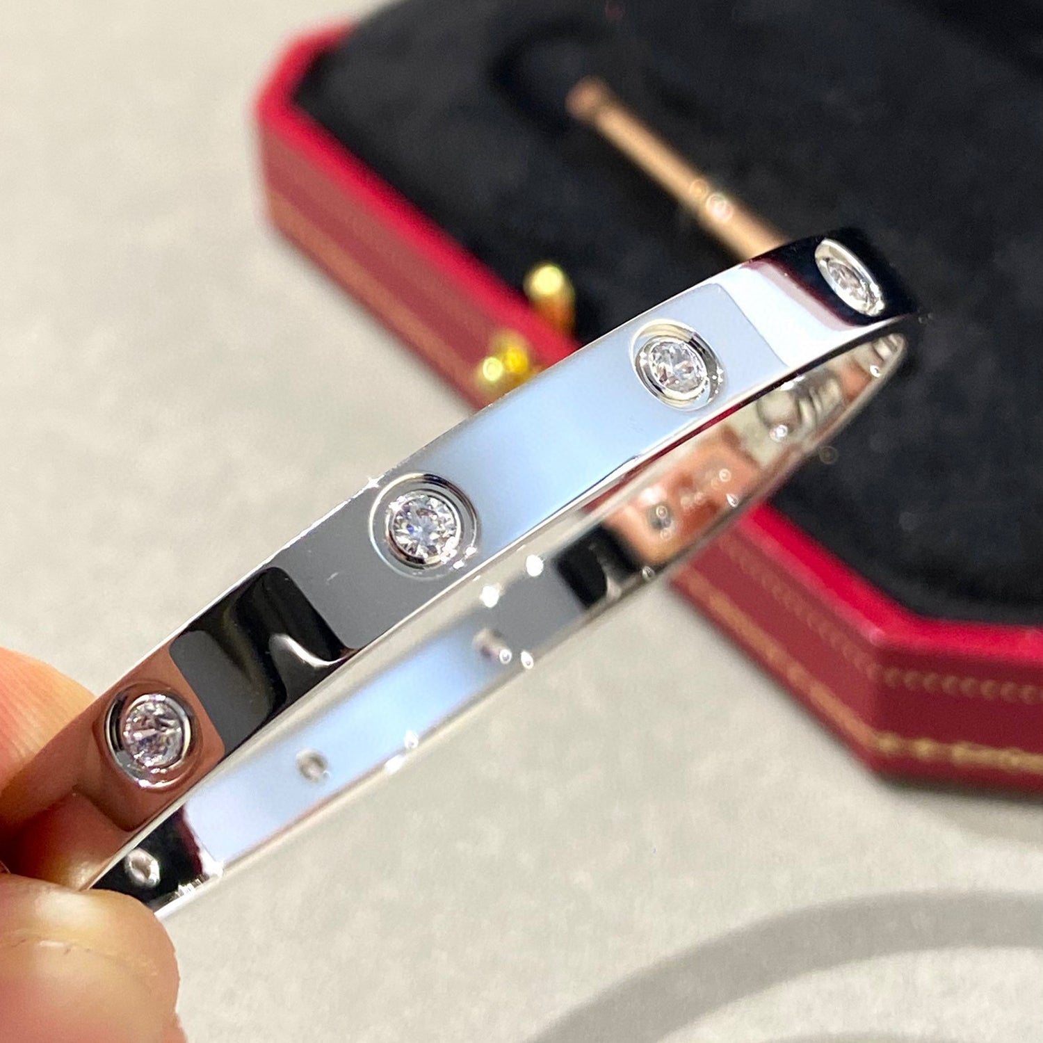 Aura LOVE BRACELET 6.1MM 10 DIAMONDS