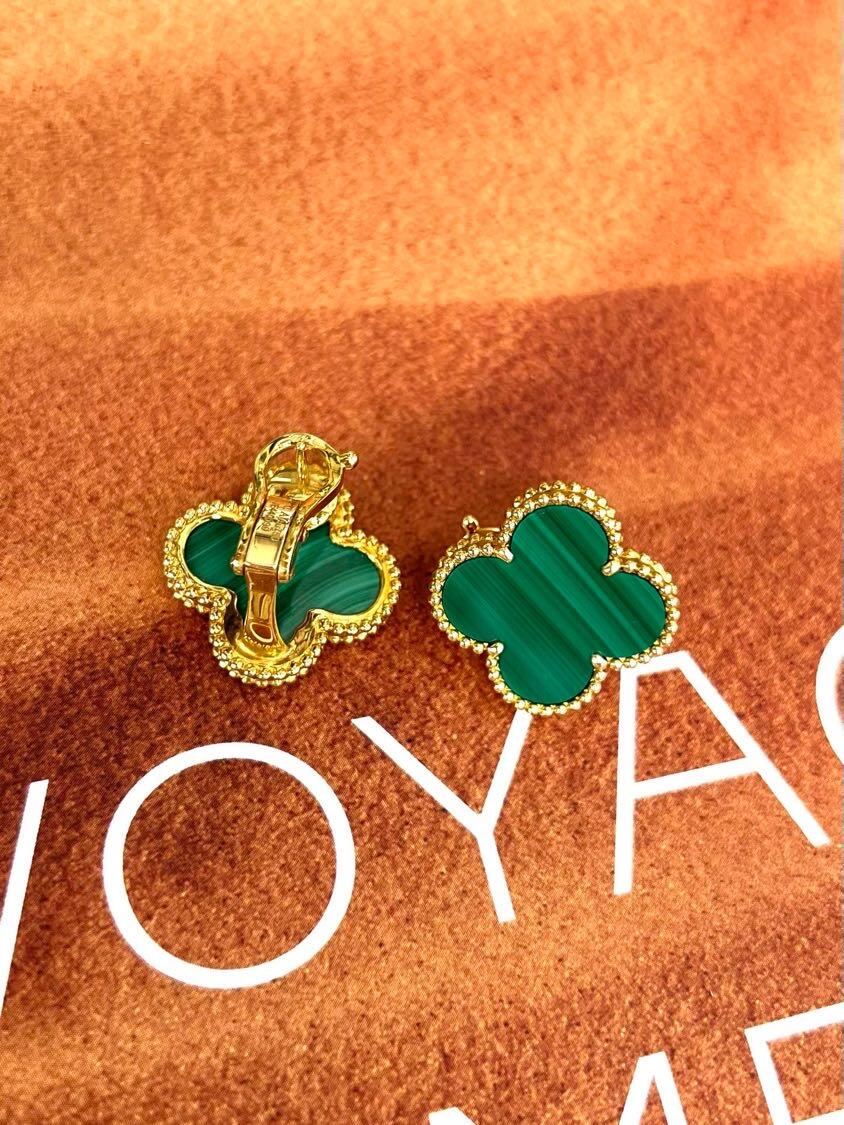 [Aura ] CLOVER LARGE (20mm) 1 MOTIFS GREENER MOP STUD EARRINGS