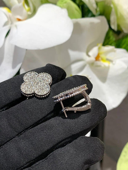 [⭐Aura ] CLOVER 20MM MOTIFS DIAMOND STUD EARRINGS SILVER