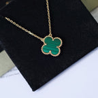 Aura CLOVER 15MM MALACHIT EINZELBLUMEN-HALSKEТТЕ