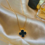 Aura CLOVER 15MM SCHWARZER ONYX EINZELBLUMEN-HALSKEtte
