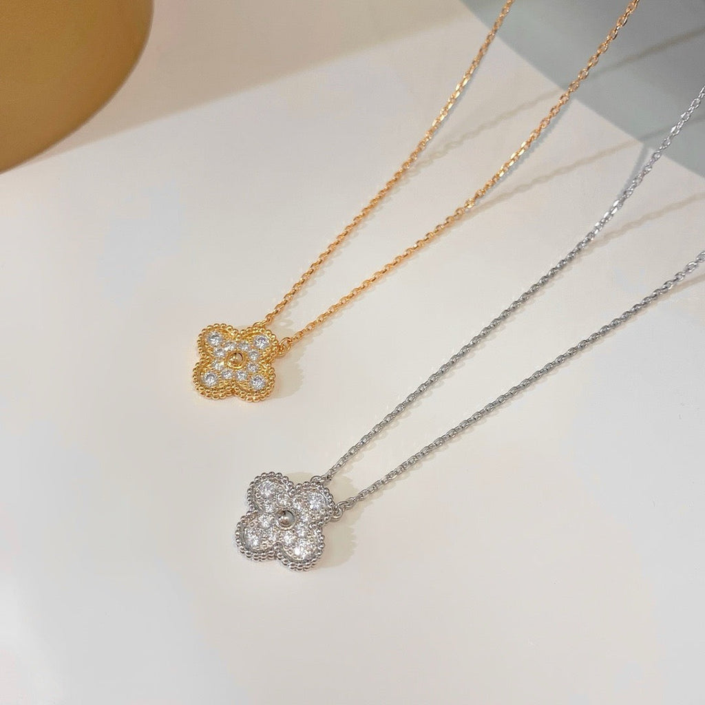 Aura CLOVER 15MM DIAMANT EINZELBLUMEN-HALSKETTE
