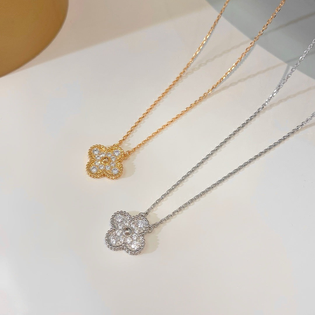 Aura CLOVER 15MM DIAMANT EINZELBLUMEN-HALSKETTE