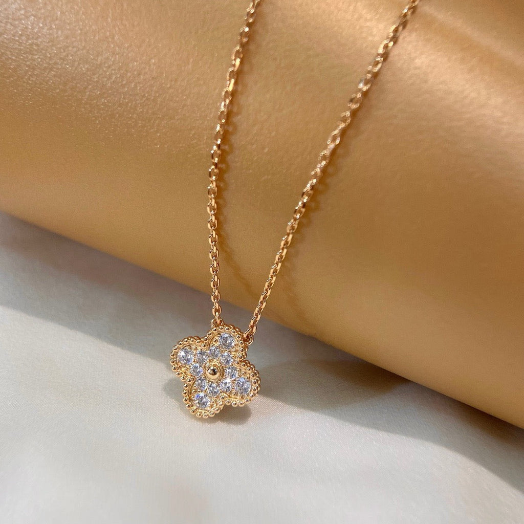 Aura CLOVER 15MM DIAMANT EINZELBLUMEN-HALSKETTE