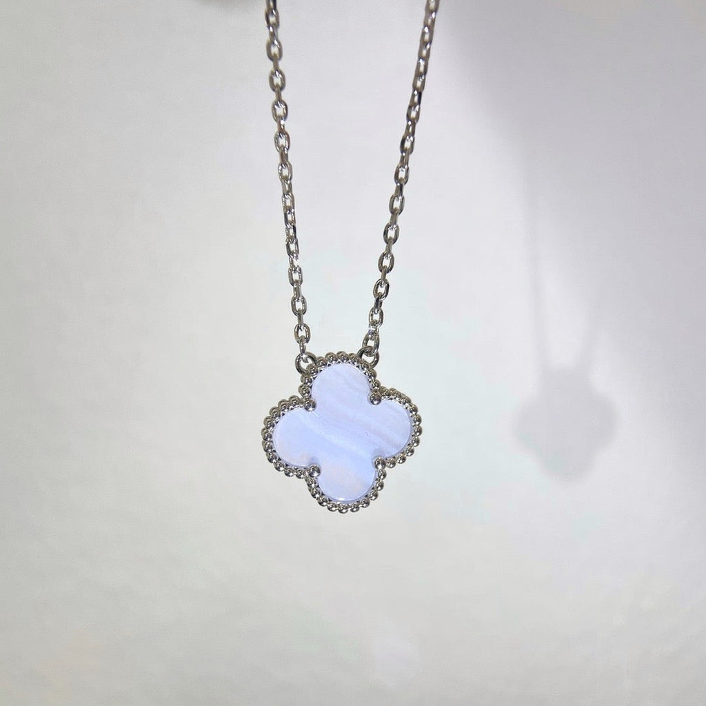 Aura CLOVER 15MM BLAUER CHALCEDON HALSKETTE SILBER