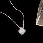 Aura CLOVER 15MM BLAUER CHALCEDON HALSKETTE SILBER