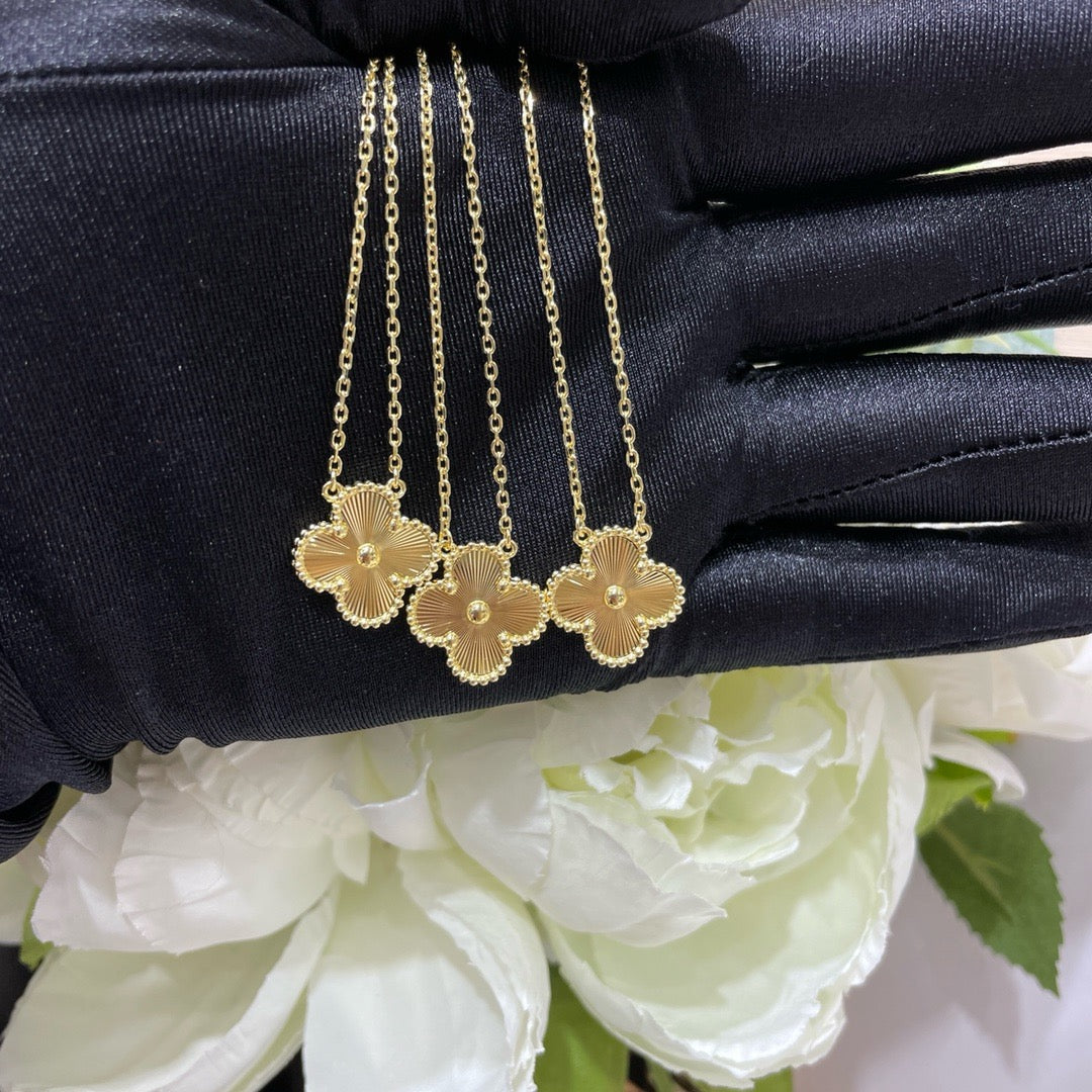 Aura CLOVER 15MM LASER NECKLACE