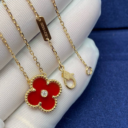 [⭐Aura ]CLOVER 15MM DIAMOND CARNELIAN NECKLACE