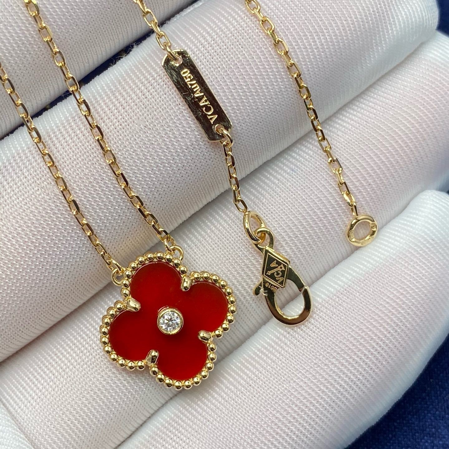 Aura CLOVER 15MM DIAMOND CARNELIAN NECKLACE