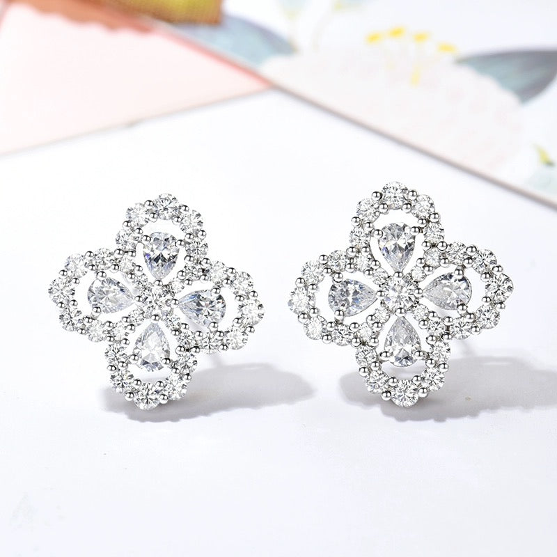 Aura LOOP EARRINGS FULL MOTIF DIAMOND 16MM