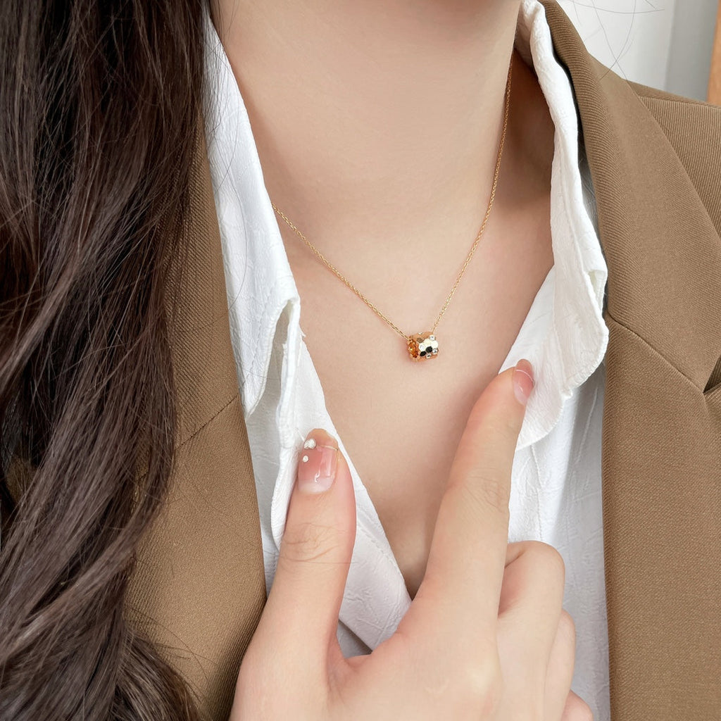 Aura BEE MINI ANHÄNGER DIAMANTENHALSKETTE