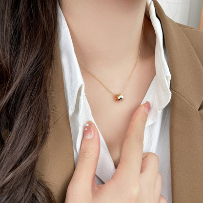 [⭐Aura ]BEE MINI PEDANT DIAMOND NECKLACE