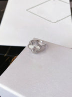 Aura CLOVER SILVER RING