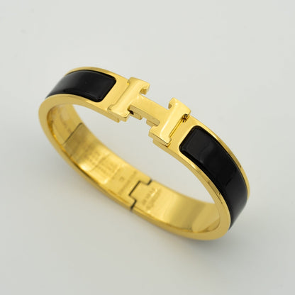 [⭐Aura ]H BLACK BRACELET