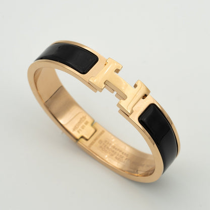[⭐Aura ]H BLACK BRACELET