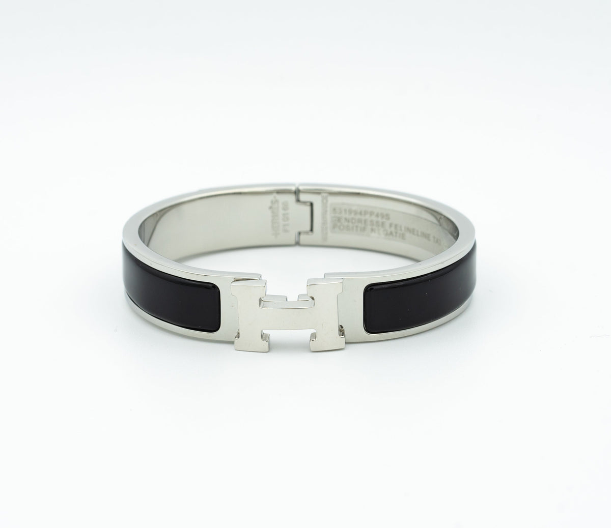 [⭐Aura ]H BLACK BRACELET