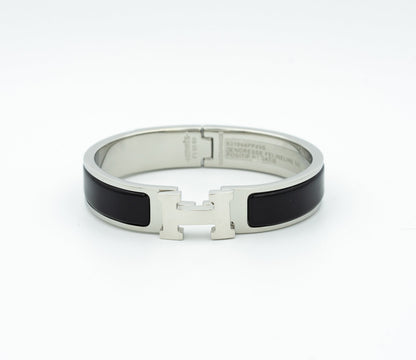 [⭐Aura ]H BLACK BRACELET