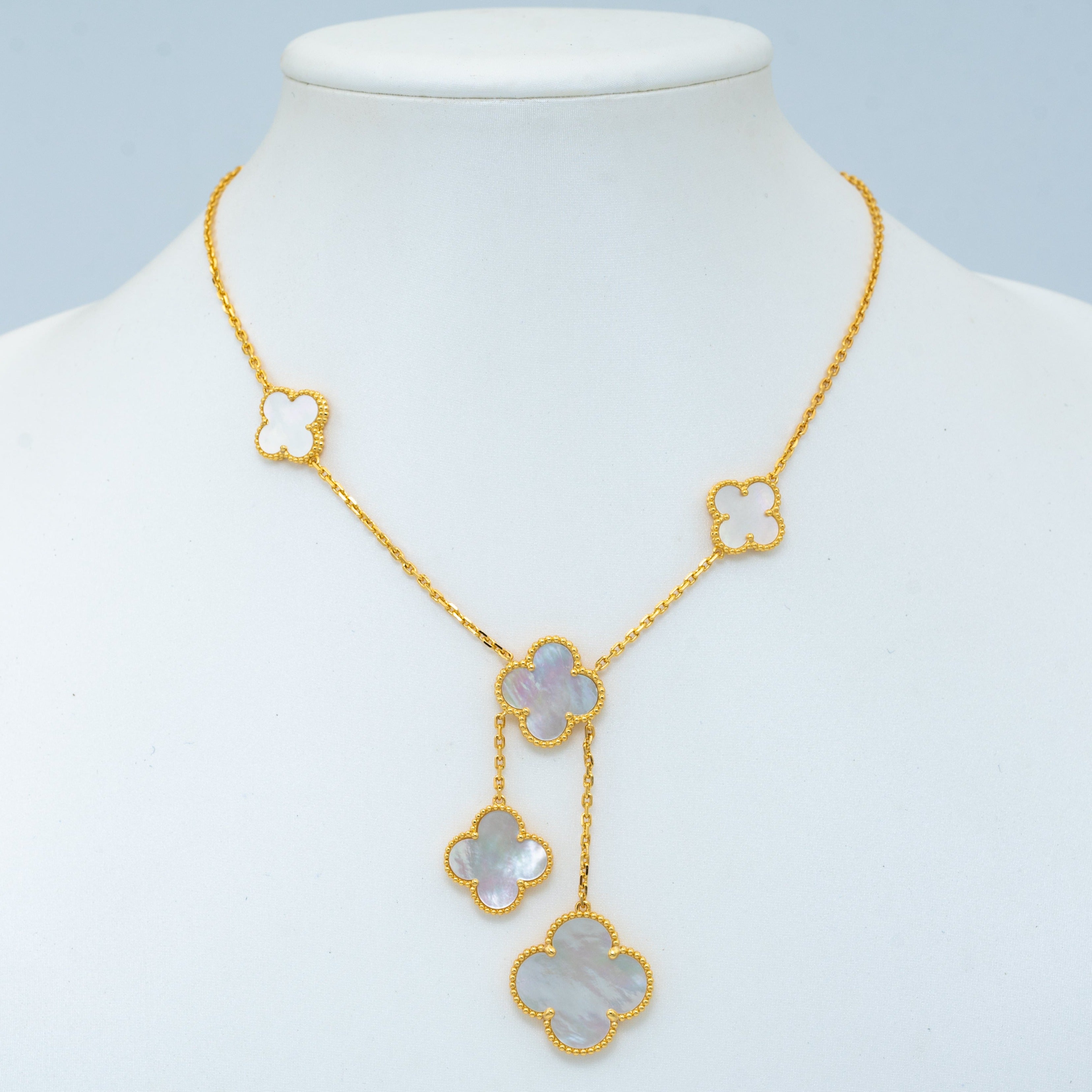 Aura CLOVER MOTHER OF PEARL NECKLACE 6 MOTIF