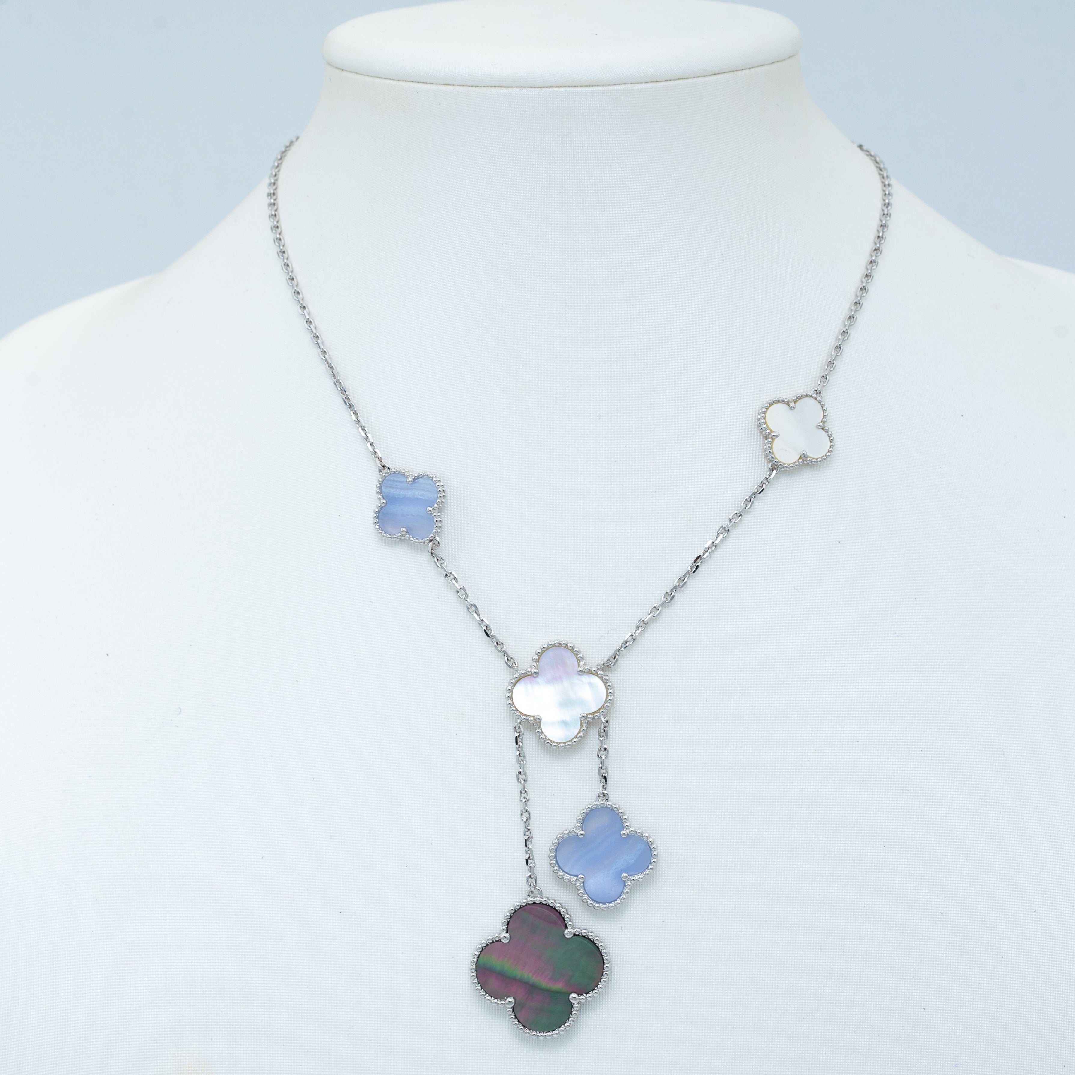 Aura CLOVER MOP CHALCEDONY NECKLACE SILVER 6 MOTIF