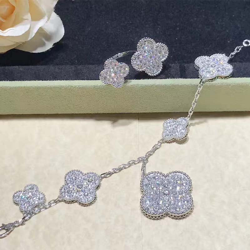 [⭐Aura ]CLOVER 6 MOTIFS SILVER DIAMOND BRACELET