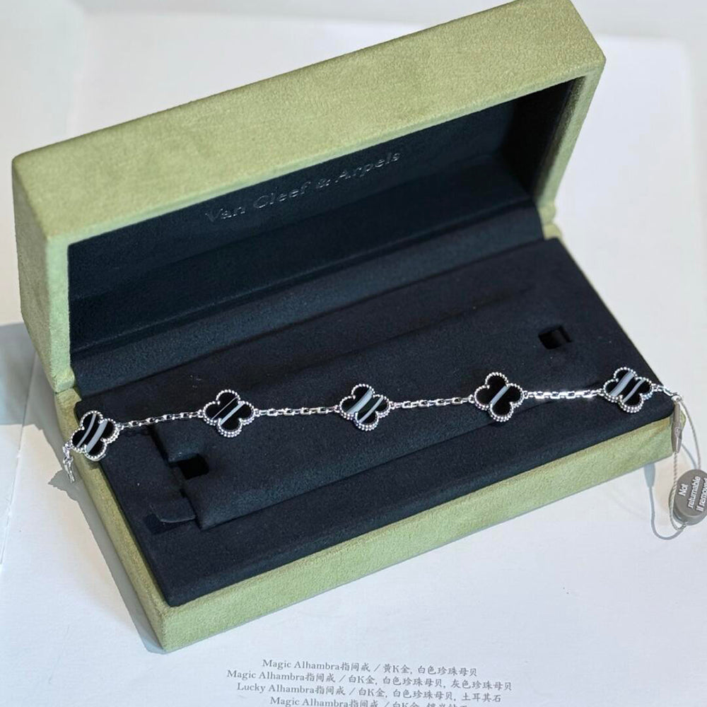 Aura CLOVER 5 MOTIF VEINED ONYX BRACELET SILVER