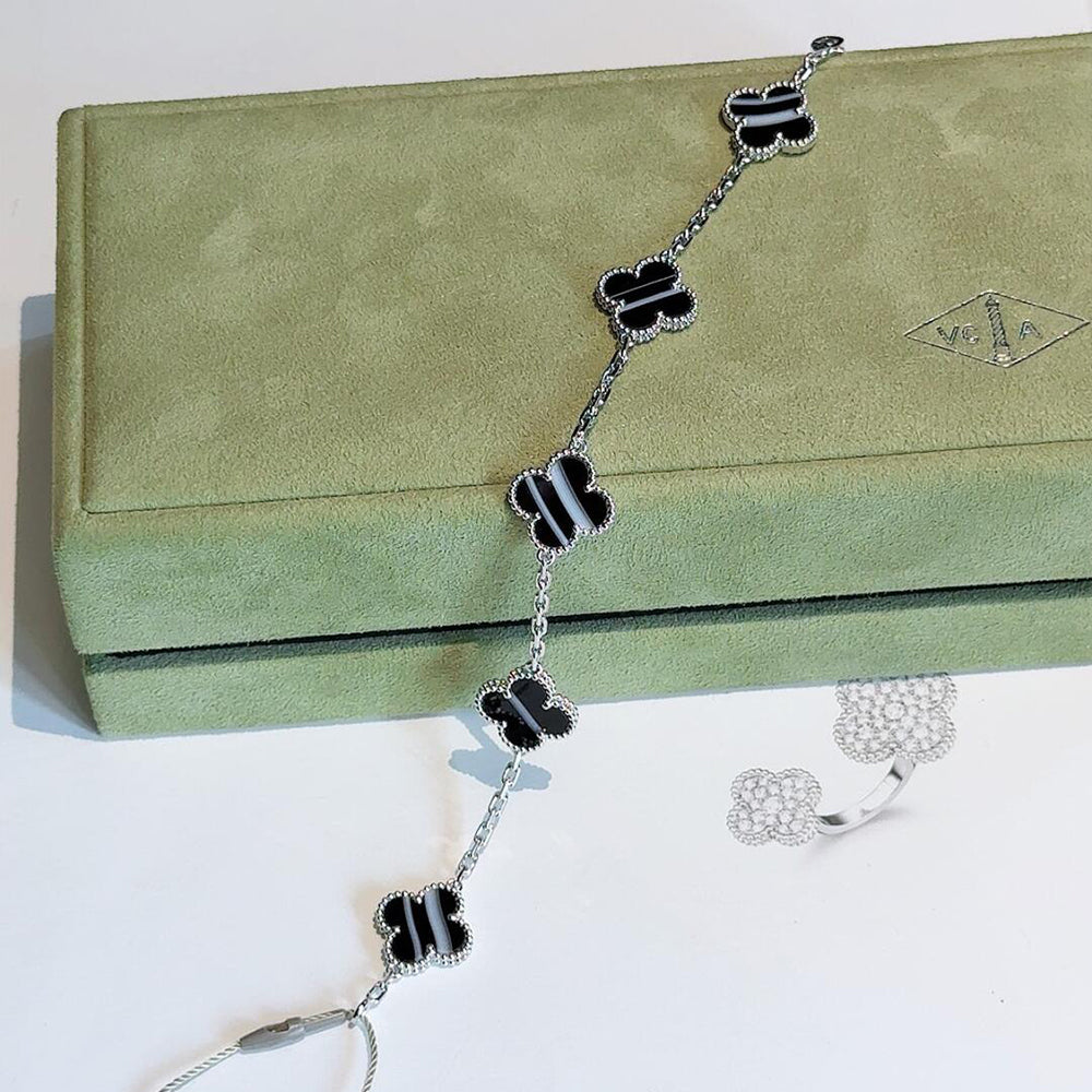 Aura CLOVER 5 MOTIF VEINED ONYX BRACELET SILVER