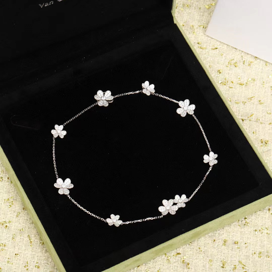 [⭐Aura ]FRIVOLE SILVER 9 FLOWERS NECKLACE