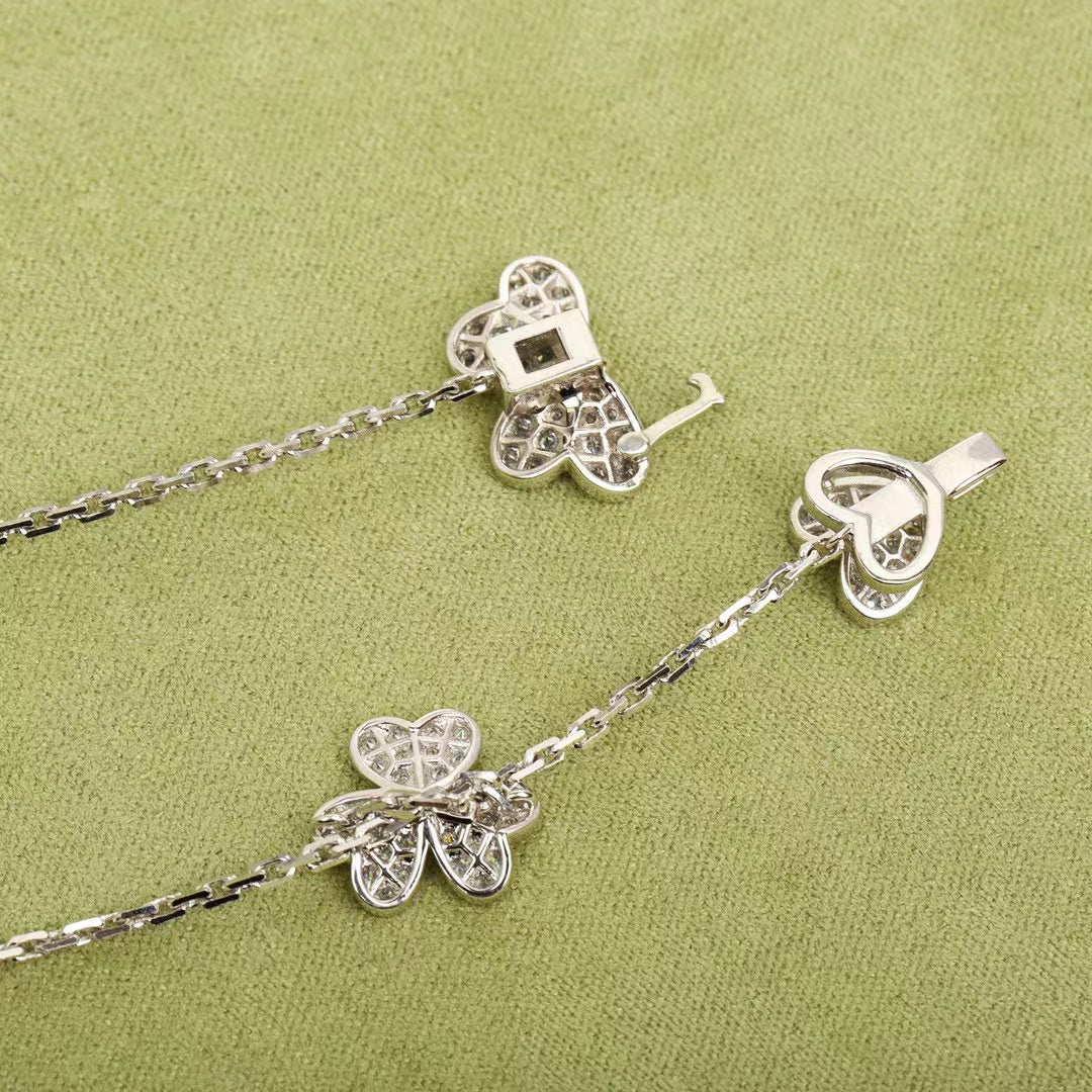 Aura FRIVOLE SILVER 9 FLOWERS NECKLACE
