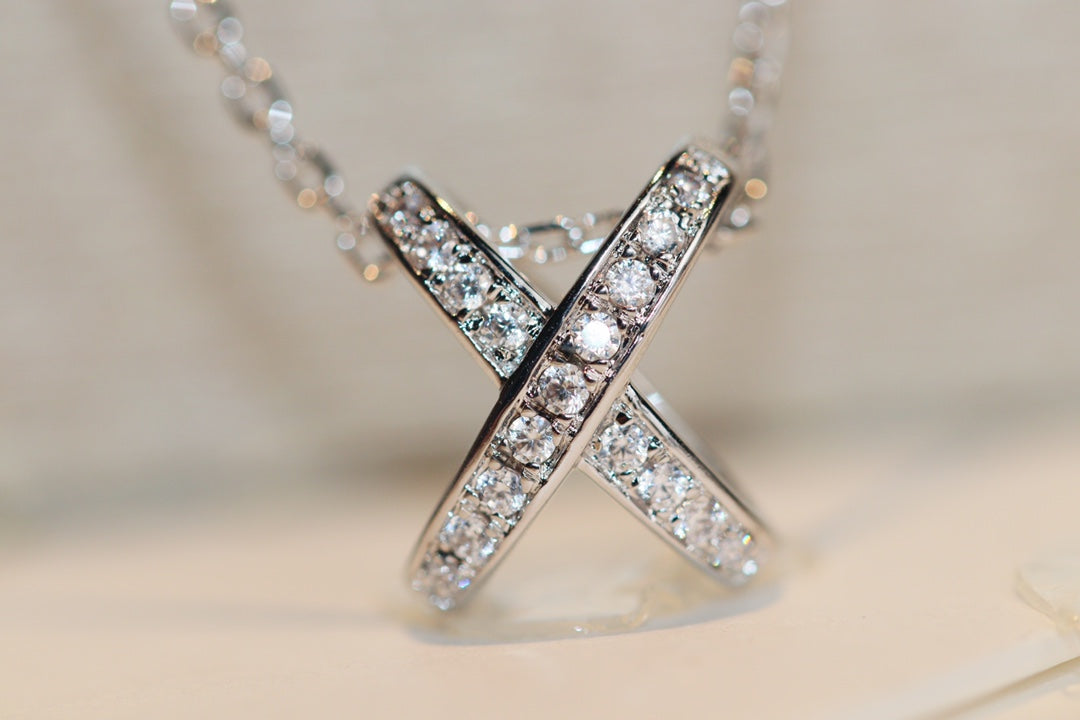 Aura JEUX DE DIAMOND NECKLACE
