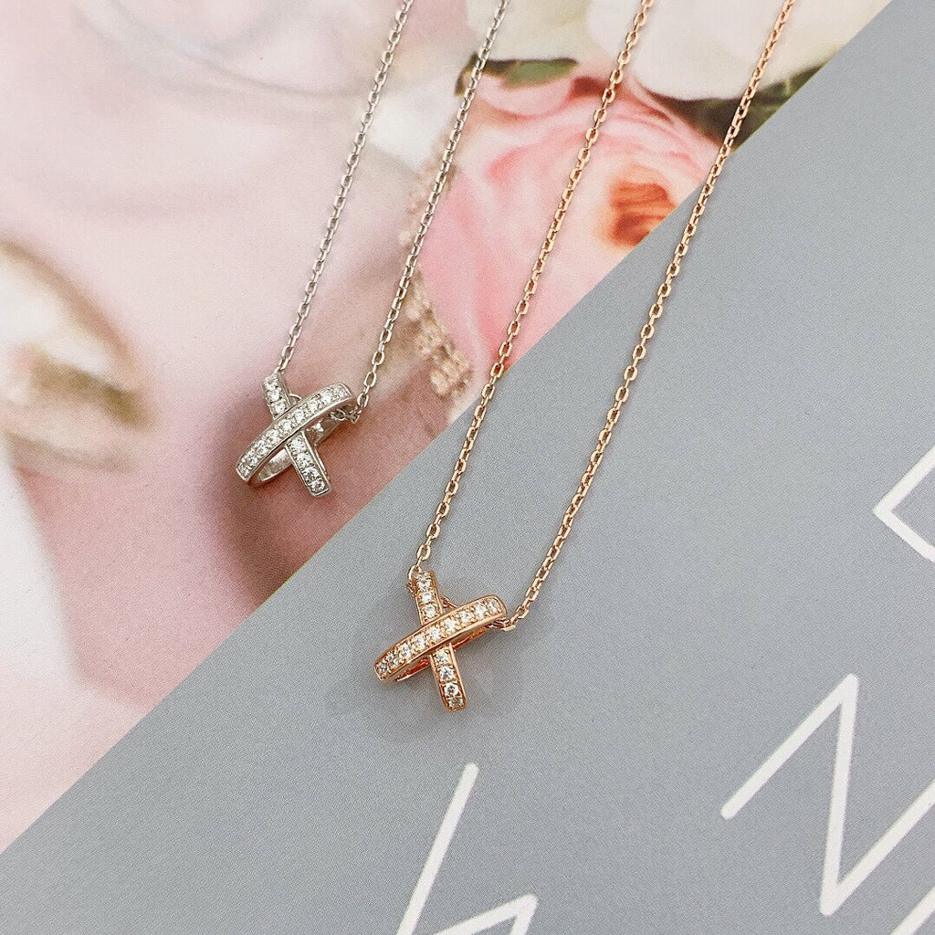 Aura JEUX DE DIAMOND NECKLACE