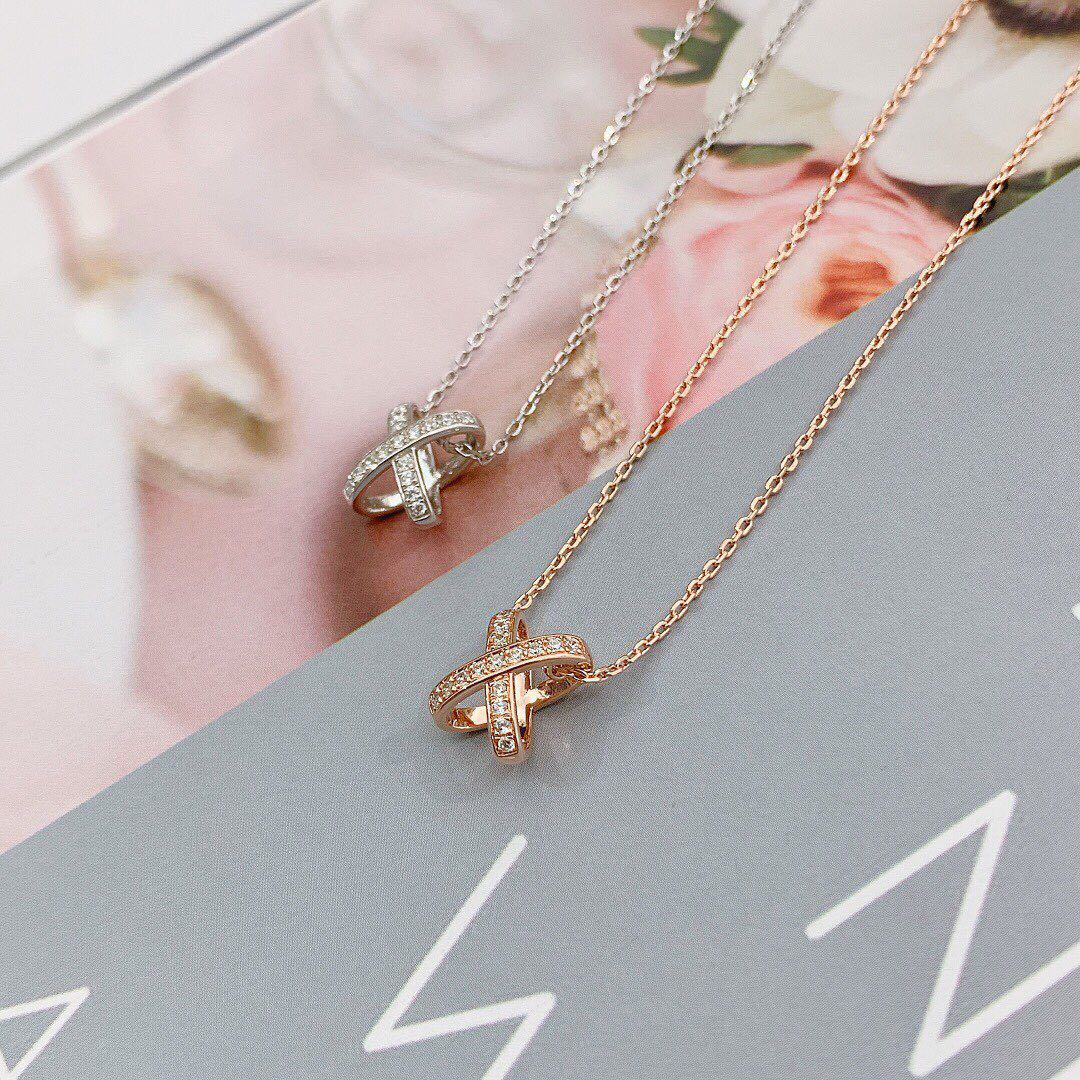 Aura JEUX DE DIAMOND NECKLACE